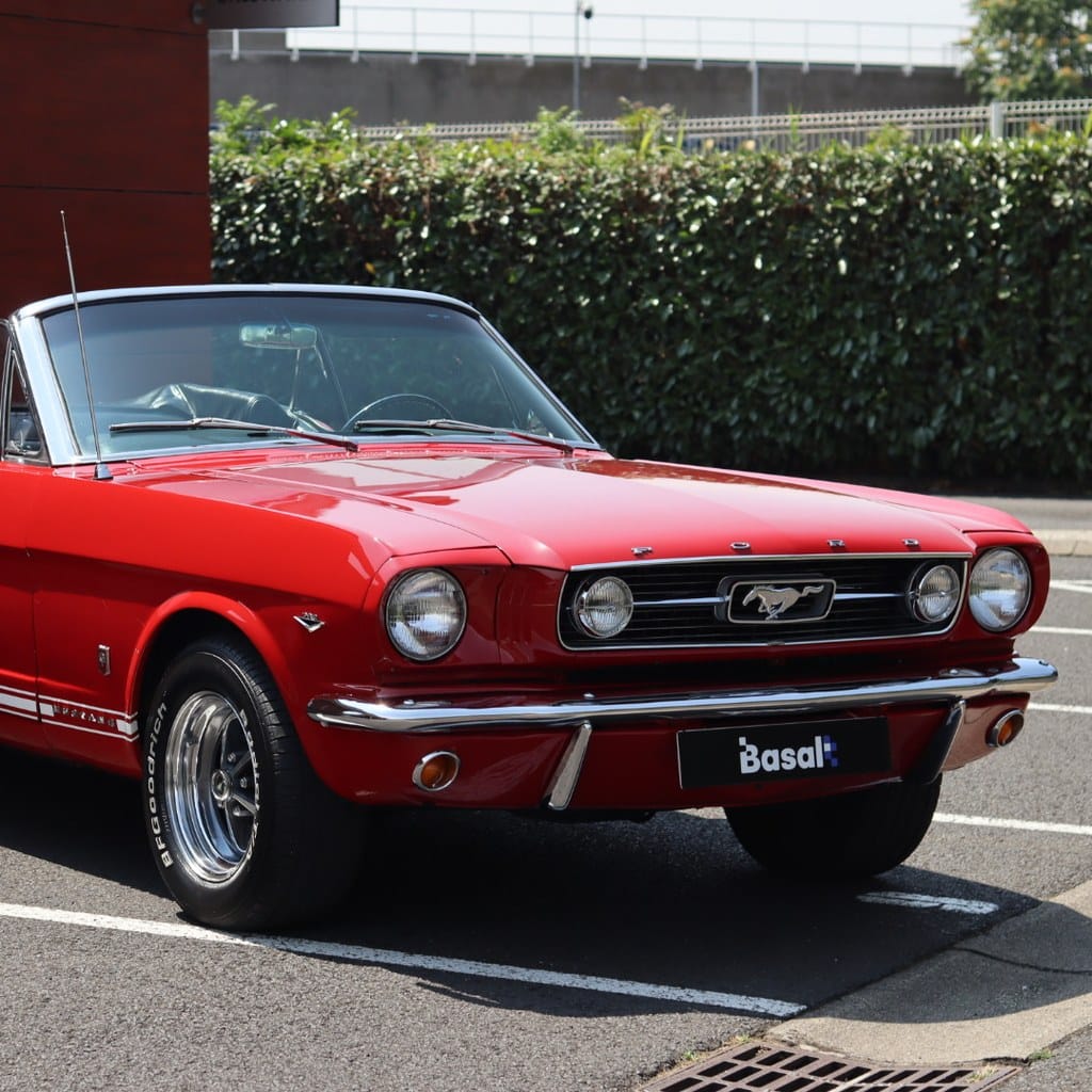 Ford Mustang Cabriolet 1966 – Rénovation et protection de carrosserie, entretien et rénovation cuirs