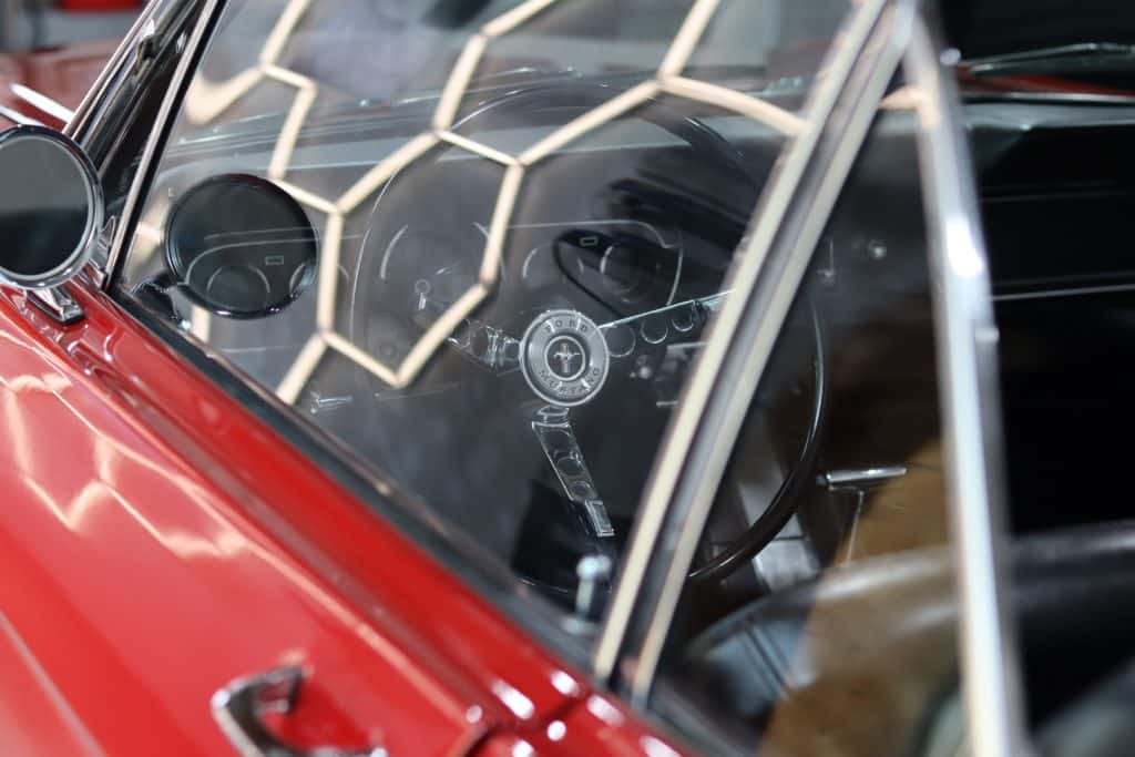Ford Mustang Cabriolet 1966, polissage, céramique et rénovation des cuirs chez Basalt Experience à Clermont-Ferrand (photo 15)