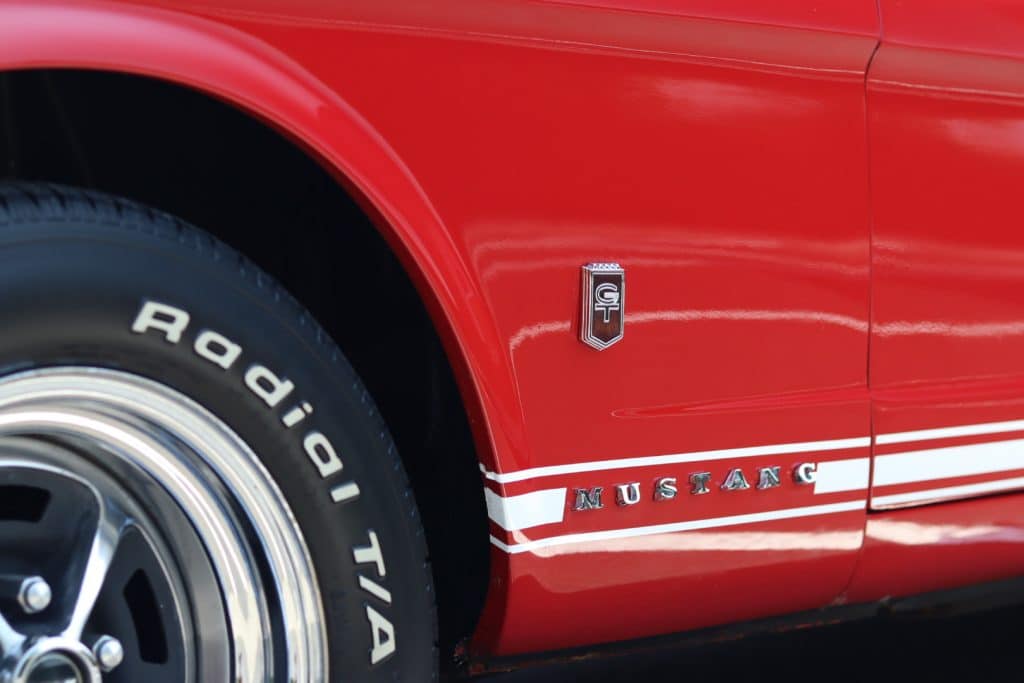 Ford Mustang Cabriolet 1966, polissage, céramique et rénovation des cuirs chez Basalt Experience à Clermont-Ferrand (photo 19)