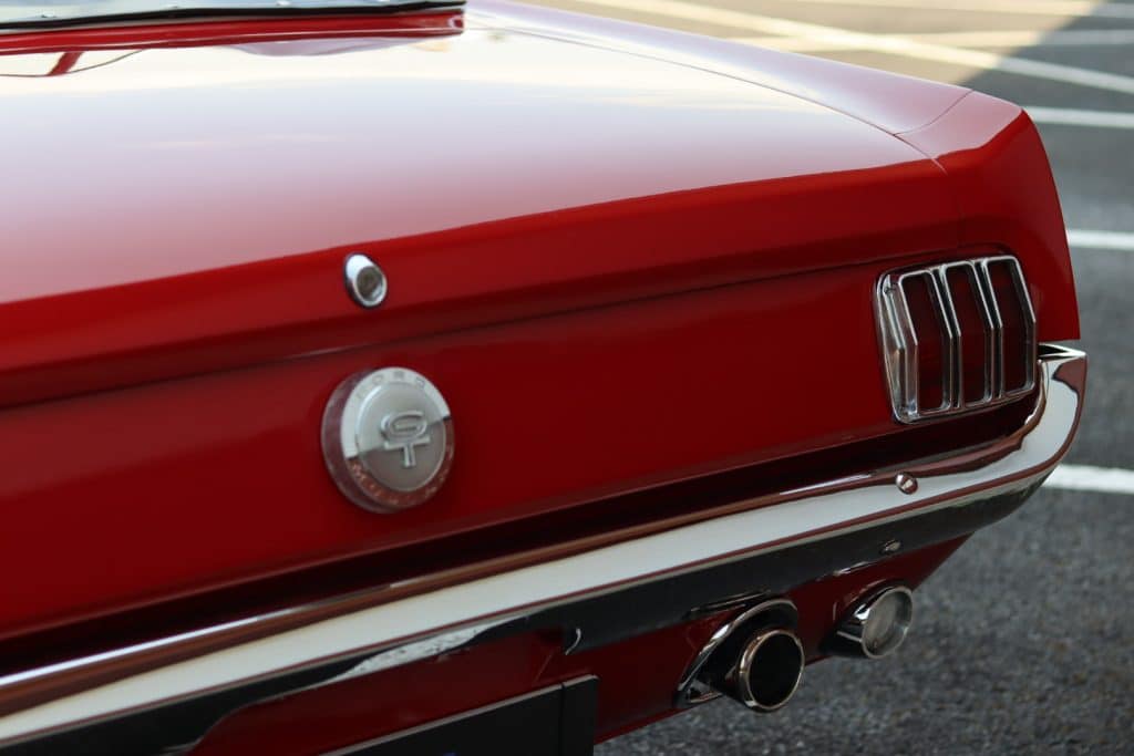 Ford Mustang Cabriolet 1966, polissage, céramique et rénovation des cuirs chez Basalt Experience à Clermont-Ferrand (photo 22)
