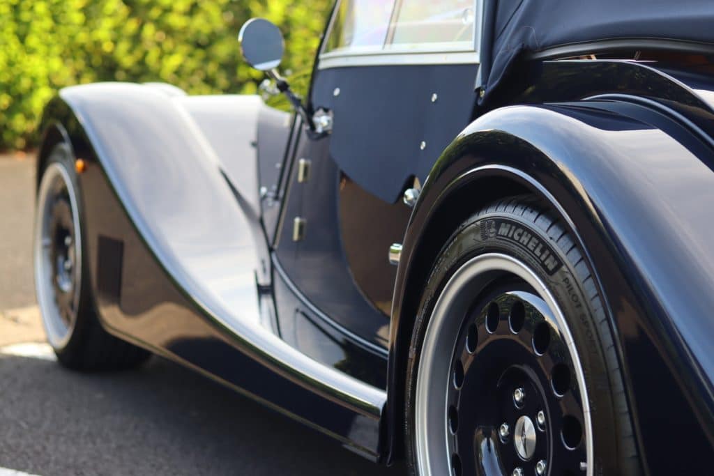 Morgan Plus Six, polissage et traitement céramique chez Basalt Experience à Clermont-Ferrand (photo 8)