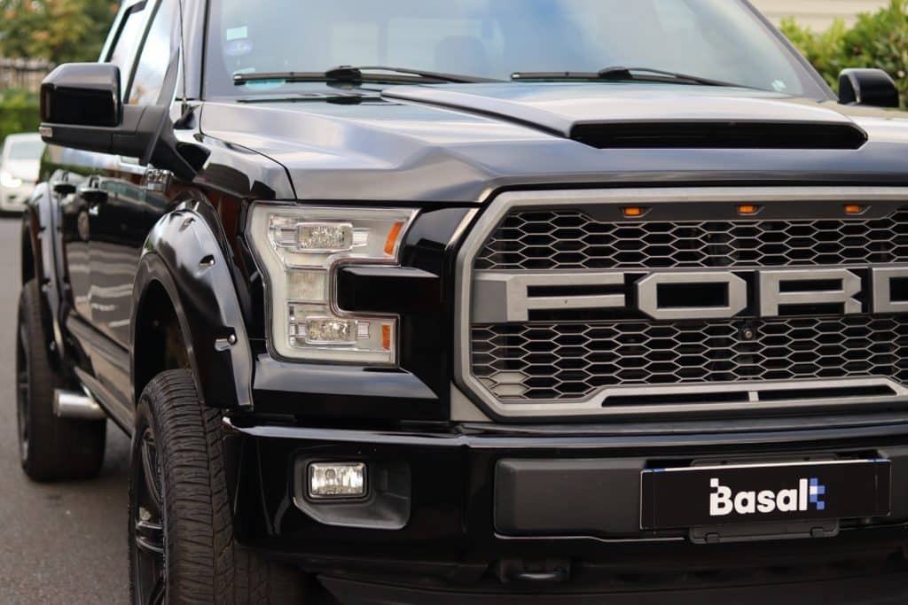 Ford F150 Lariat, rénovation de carrosserie RestorFX chez Basalt Experience à Clermont-Ferrand (photo 2)