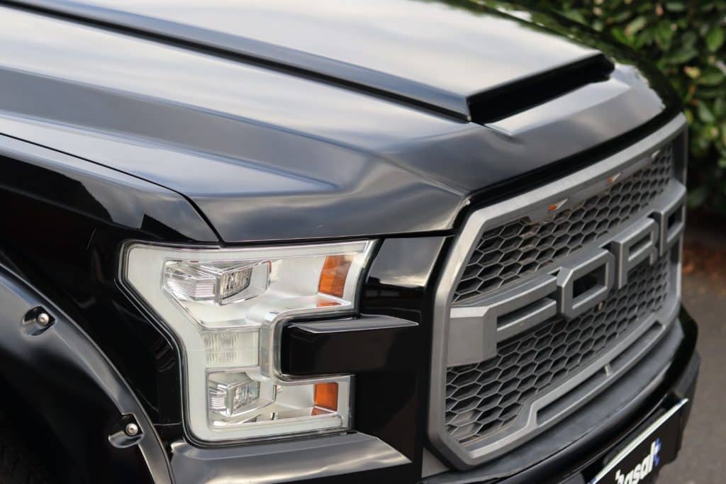 Ford F150 Lariat, rénovation de carrosserie RestorFX chez Basalt Experience à Clermont-Ferrand (photo 3)