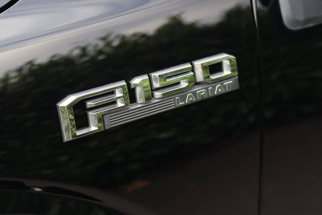 Ford F150 Lariat, rénovation de carrosserie RestorFX chez Basalt Experience à Clermont-Ferrand (photo 6)