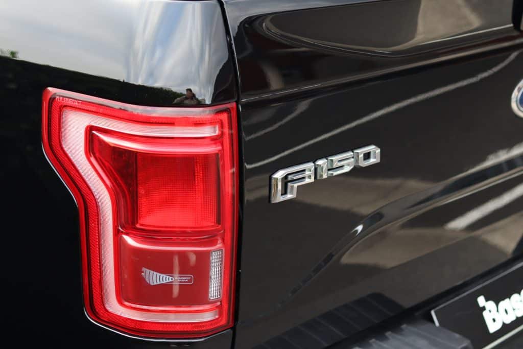 Ford F150 Lariat, rénovation de carrosserie RestorFX chez Basalt Experience à Clermont-Ferrand (photo 7)