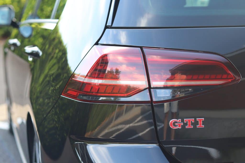 Volkswagen Golf GTI, rénovation RestorFX et traitement céramique chez Basalt Experience à Clermont-Ferrand (photo 13)